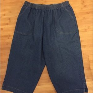 🦋 Laura Scott Denim Capri Jeans